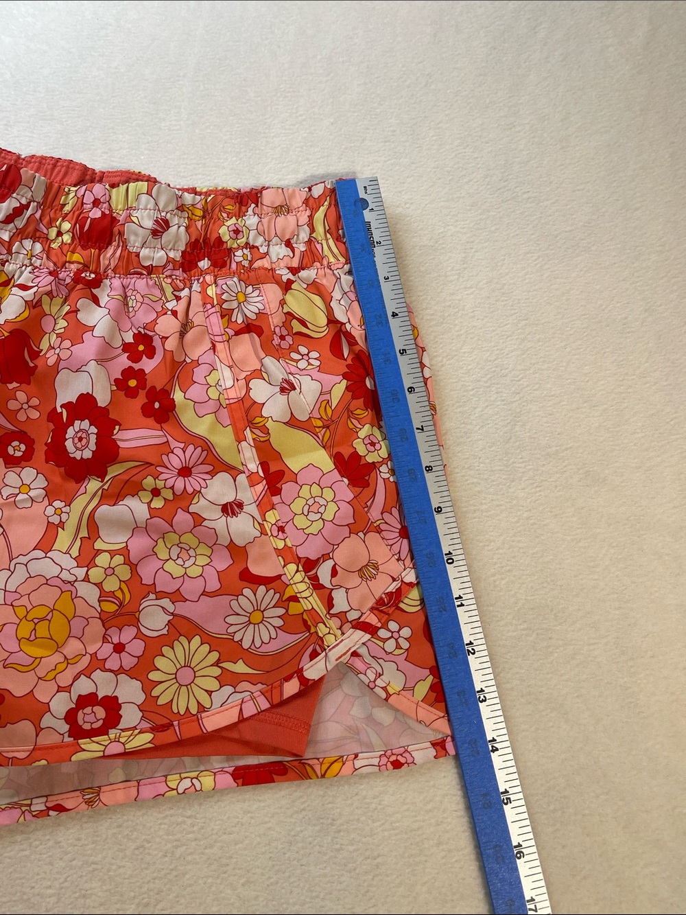 Avia Red Floral Women's Athletic Shorts SIZE L 12-14 BUILT IN UNDERPANTS - Picture 10 of 10
